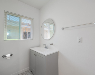 627 E Magnolia Boulevard - Photo Thumbnail 13