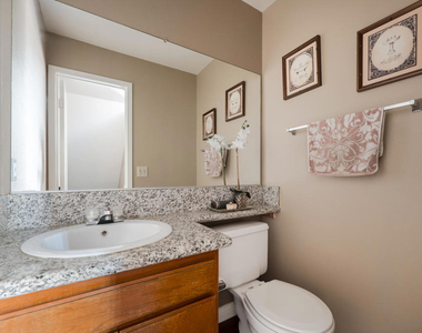 64 N Oak Avenue - Photo Thumbnail 7