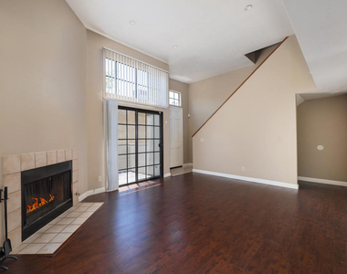 64 N Oak Avenue - Photo Thumbnail 1