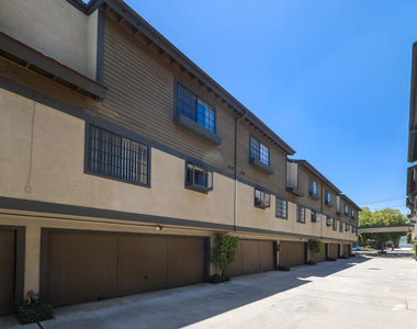 64 N Oak Avenue - Photo Thumbnail 22