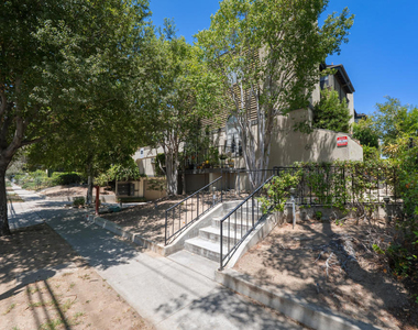 64 N Oak Avenue - Photo Thumbnail 20
