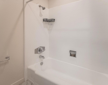 328 E Tujunga Avenue - Photo Thumbnail 6