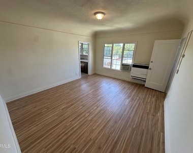 638 N Vista Street - Photo Thumbnail 6