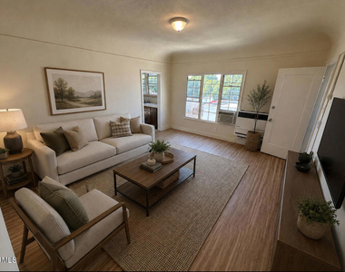 638 N Vista Street - Photo Thumbnail 5