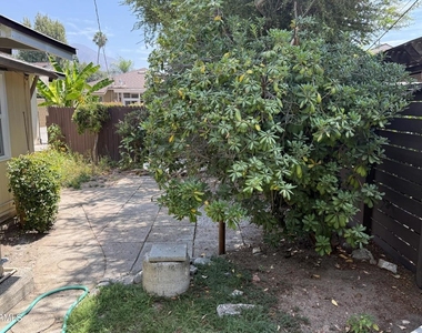 1523 N Grand Oaks Avenue - Photo Thumbnail 15