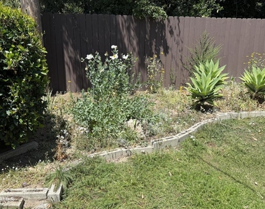 1523 N Grand Oaks Avenue - Photo Thumbnail 16