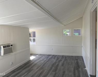 1523 N Grand Oaks Avenue - Photo Thumbnail 4