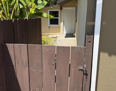 1523 N Grand Oaks Avenue - Photo Thumbnail 2