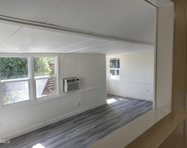 1523 N Grand Oaks Avenue - Photo Thumbnail 5