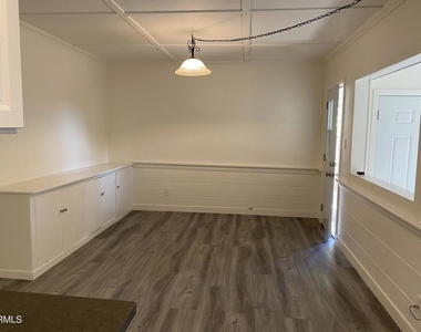 1523 N Grand Oaks Avenue - Photo Thumbnail 10