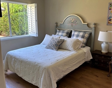 3601 Sausalito Drive - Photo Thumbnail 8
