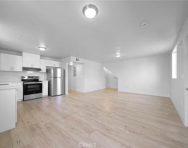 236 W 84th Place - Photo Thumbnail 2