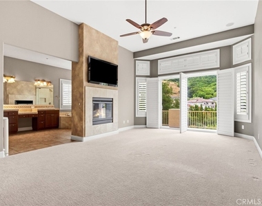 309 Whitcliff Court - Photo Thumbnail 10