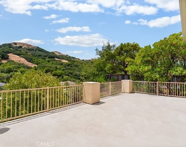 309 Whitcliff Court - Photo Thumbnail 7