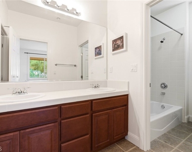 309 Whitcliff Court - Photo Thumbnail 25
