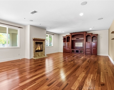 309 Whitcliff Court - Photo Thumbnail 19