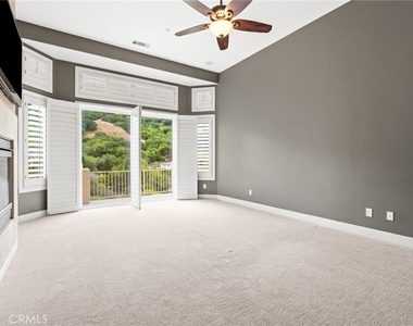 309 Whitcliff Court - Photo Thumbnail 11
