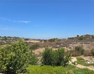 1813 Mesquite Way - Photo Thumbnail 25