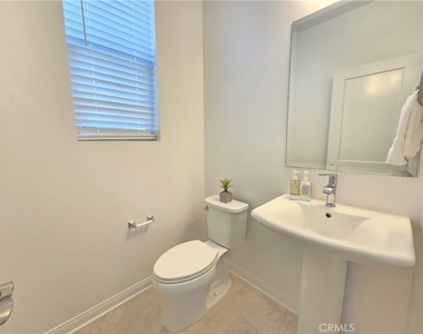 1813 Mesquite Way - Photo Thumbnail 36