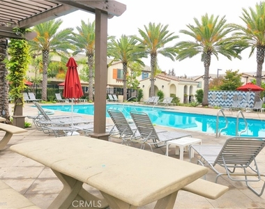 1813 Mesquite Way - Photo Thumbnail 43