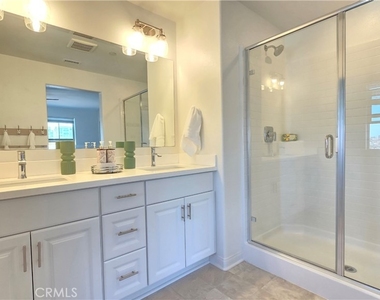 1813 Mesquite Way - Photo Thumbnail 31