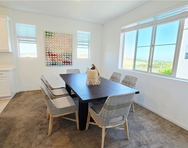 1813 Mesquite Way - Photo Thumbnail 10