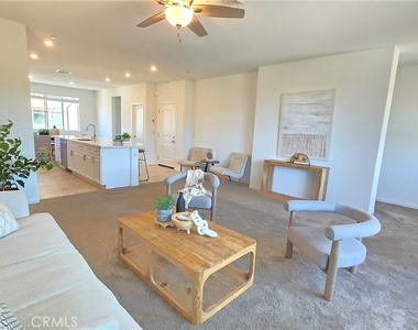 1813 Mesquite Way - Photo Thumbnail 21
