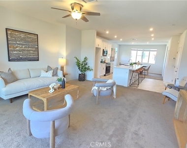 1813 Mesquite Way - Photo Thumbnail 12