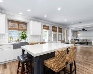 6 Gardenia Street - Photo Thumbnail 8