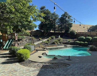 1105 Fair Weather Cir - Photo Thumbnail 2