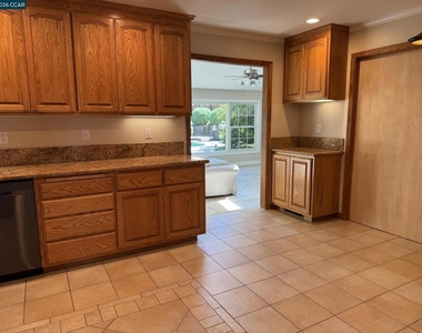 1105 Fair Weather Cir - Photo Thumbnail 10