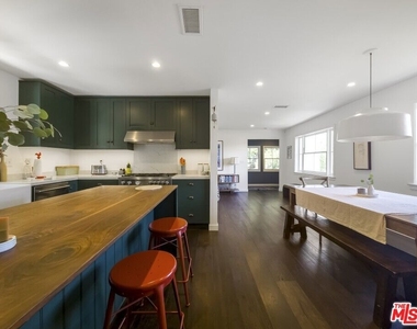 1616 Cerro Gordo Street - Photo Thumbnail 6