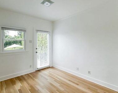 1233 Ozeta Terrace - Photo Thumbnail 16