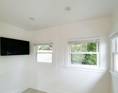 1233 Ozeta Terrace - Photo Thumbnail 10