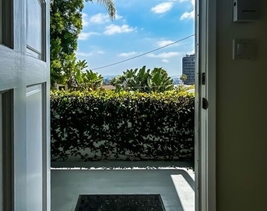 1233 Ozeta Terrace - Photo Thumbnail 5