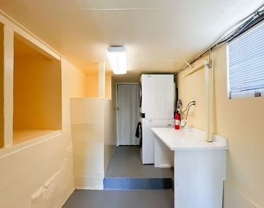 1233 Ozeta Terrace - Photo Thumbnail 30