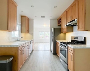 1233 Ozeta Terrace - Photo Thumbnail 6