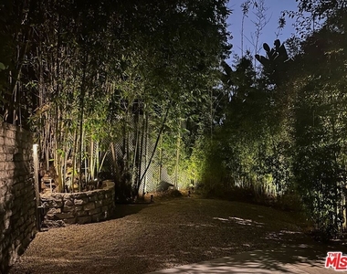 1233 Ozeta Terrace - Photo Thumbnail 28