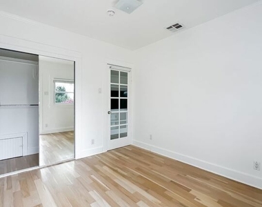 1233 Ozeta Terrace - Photo Thumbnail 20