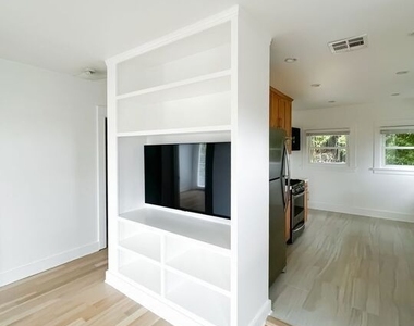 1233 Ozeta Terrace - Photo Thumbnail 14