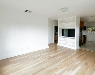 1233 Ozeta Terrace - Photo Thumbnail 12