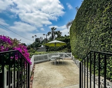 1233 Ozeta Terrace - Photo Thumbnail 17