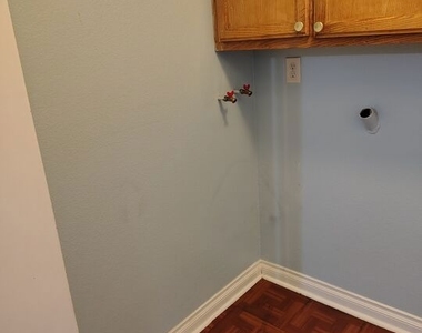 10516 Avalon Boulevard - Photo Thumbnail 1