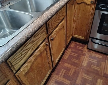 10516 Avalon Boulevard - Photo Thumbnail 12