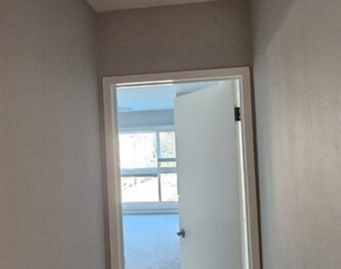 1227 S Holt Avenue - Photo Thumbnail 9