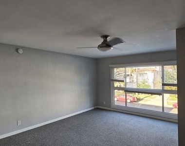 1227 S Holt Avenue - Photo Thumbnail 11