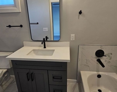 1227 S Holt Avenue - Photo Thumbnail 14