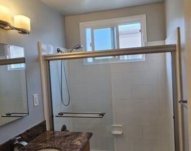 1227 S Holt Avenue - Photo Thumbnail 8