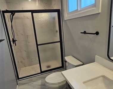 1227 S Holt Avenue - Photo Thumbnail 15