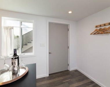 4839 Seldner Avenue - Photo Thumbnail 7
